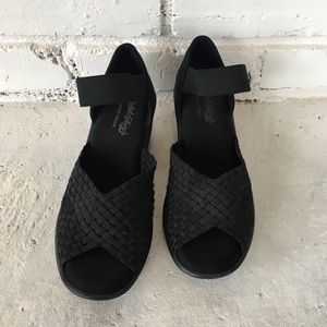 Faded Glory Memory Foam Elastic Sandals